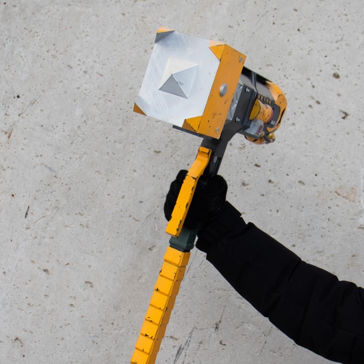 Caustic Heirloom Death Hammer apex legends prop replica 20