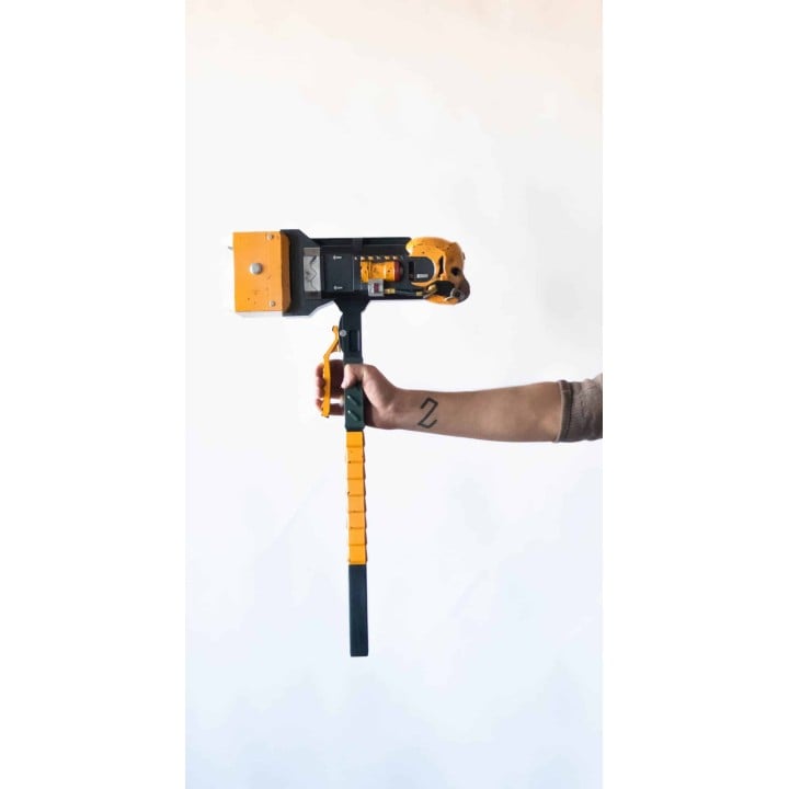 Caustic Heirloom Death Hammer apex legends prop replica 4
