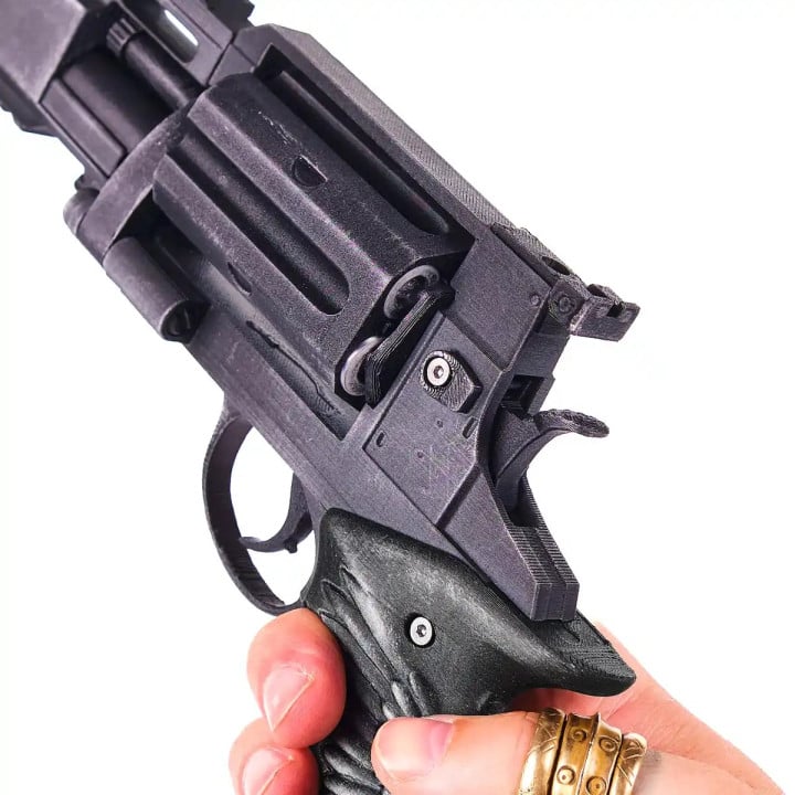RSH 12 Requiem Magnum Revolver Battle Scar Replica Prop From Resident Evil By Blasters4Masters 4