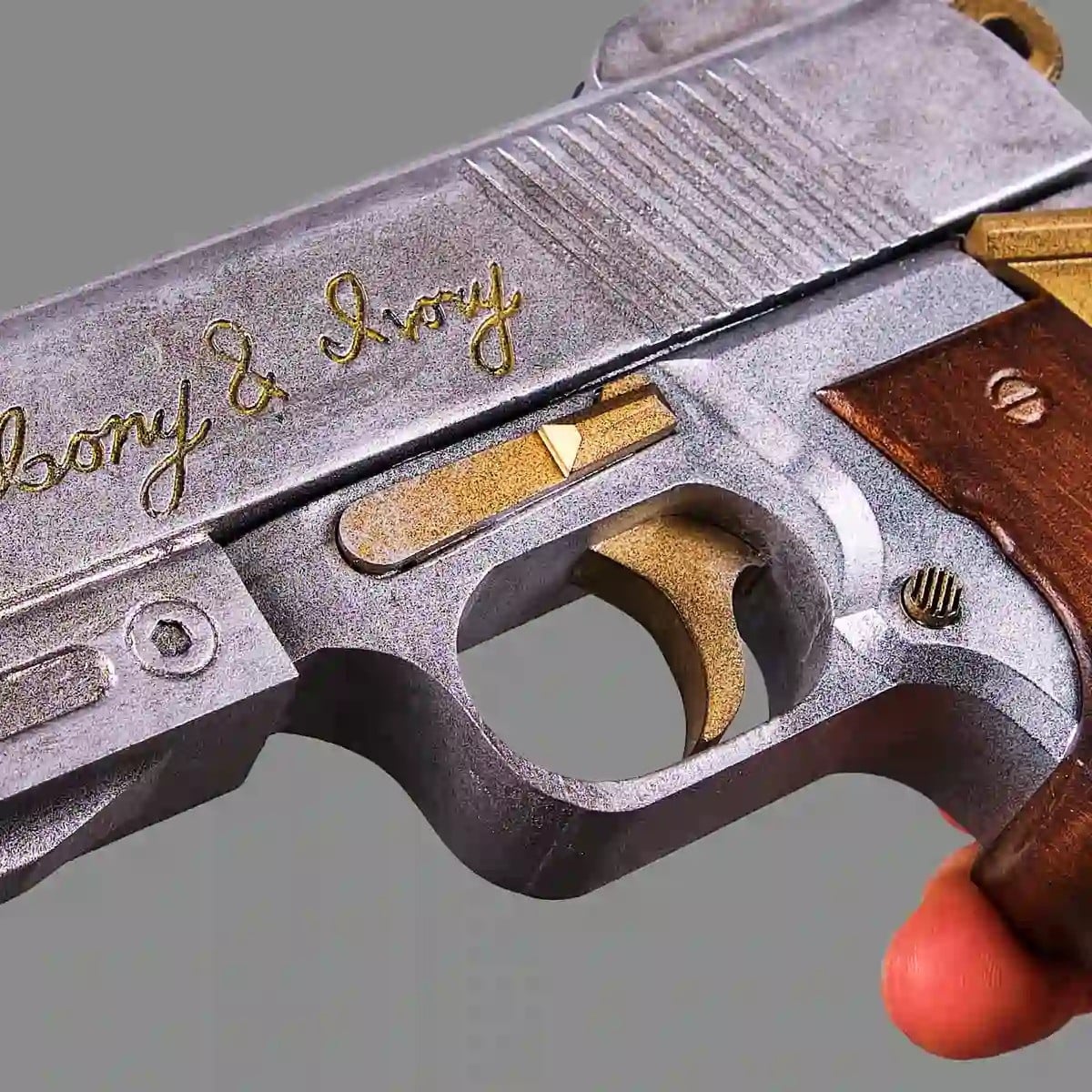 Ebony Ivory PREMIUM Replica Prop From Devil May Cry By Blasters4Masters 16