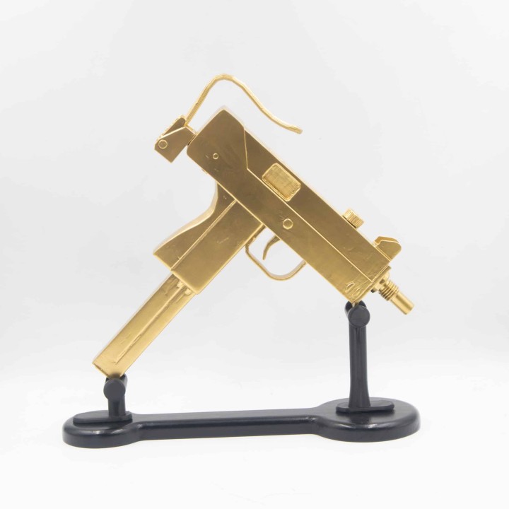 Golden uzi prop replica 1