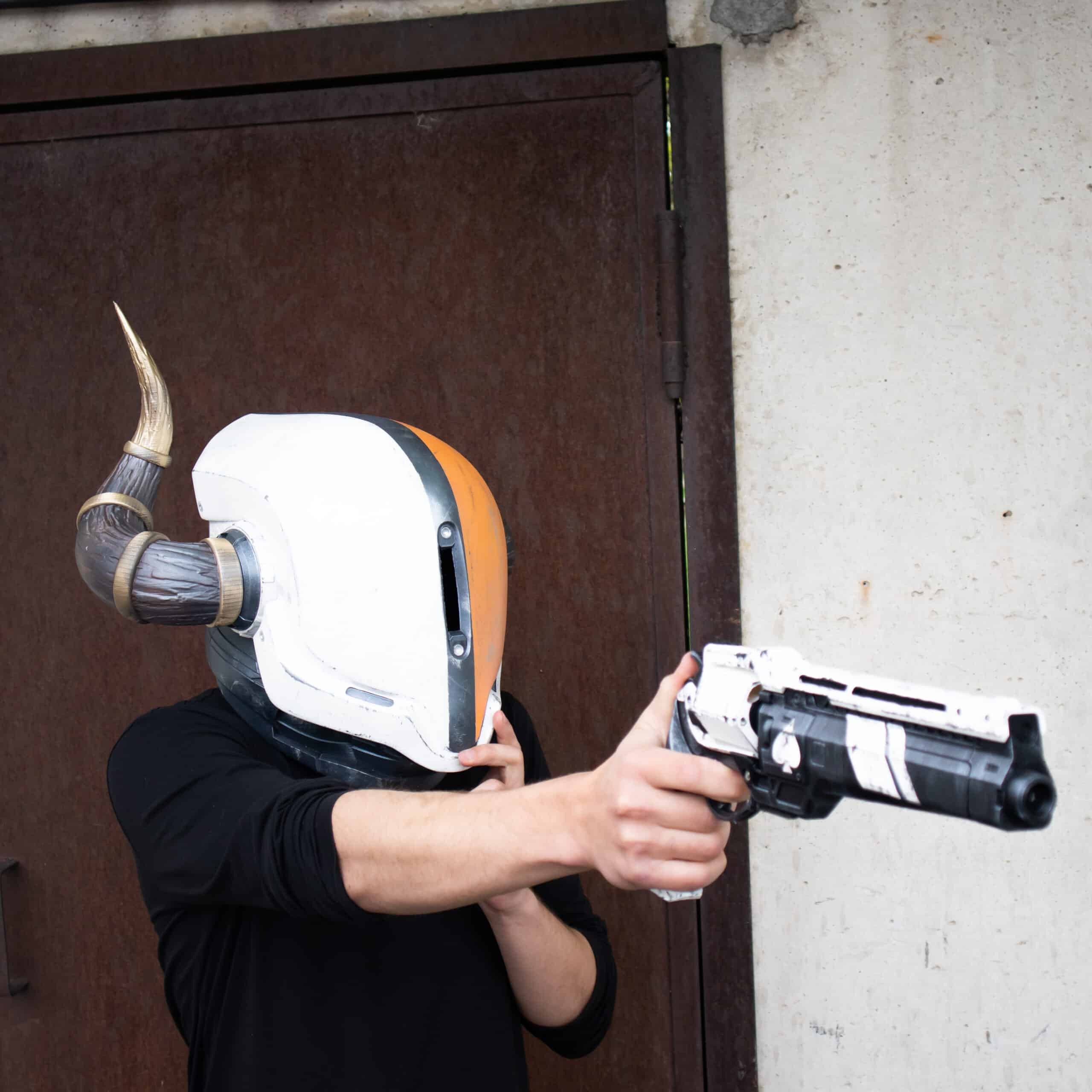 lord shaxx helmet destiny 2 17