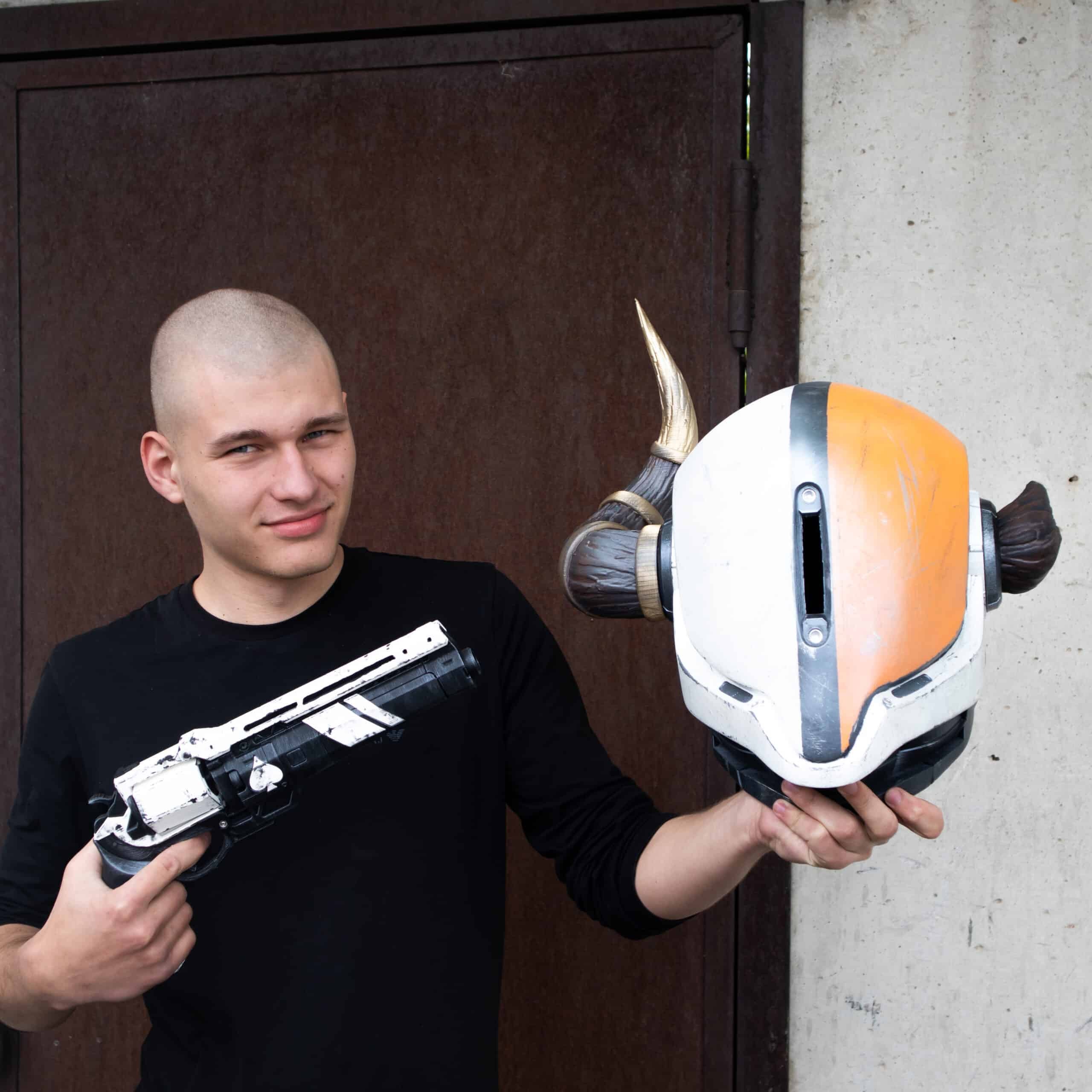 lord shaxx helmet destiny 2 19