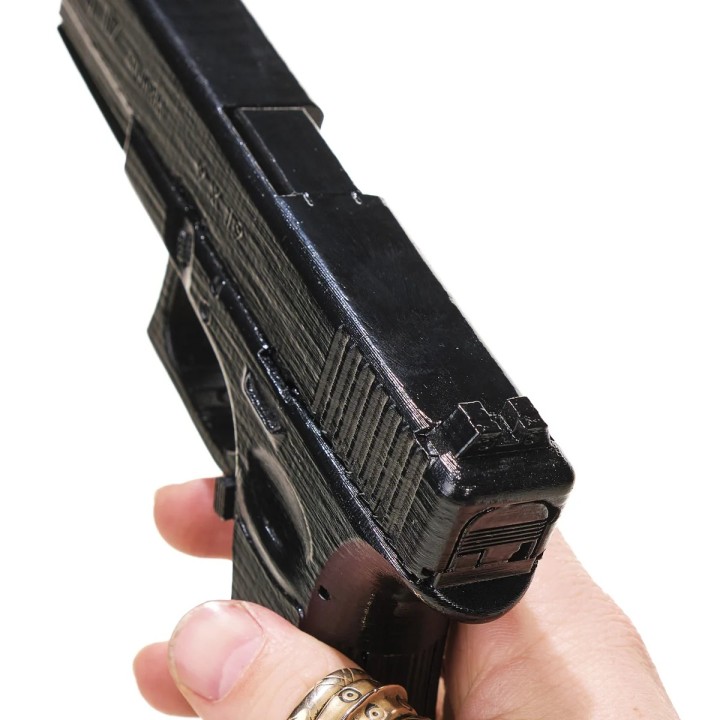 Glock 17 replica prop by Blasters4Masters