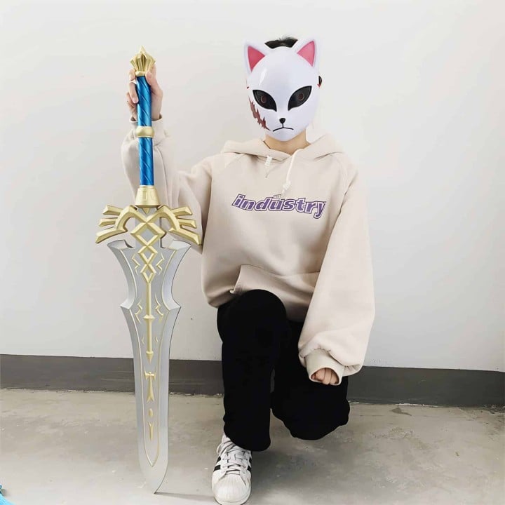 Elegant Royal Broadsword replica inspired by The Legend of Zelda, handcrafted from safe PU rubber, perfect for cosplay or gaming