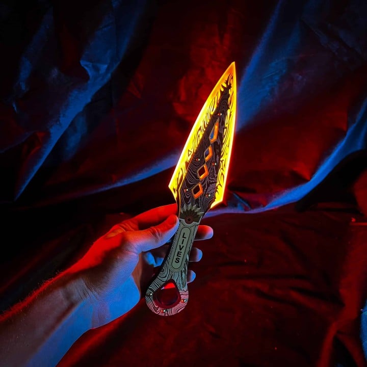 Kunai-Knife-With-Lights—Apex-Legends-1