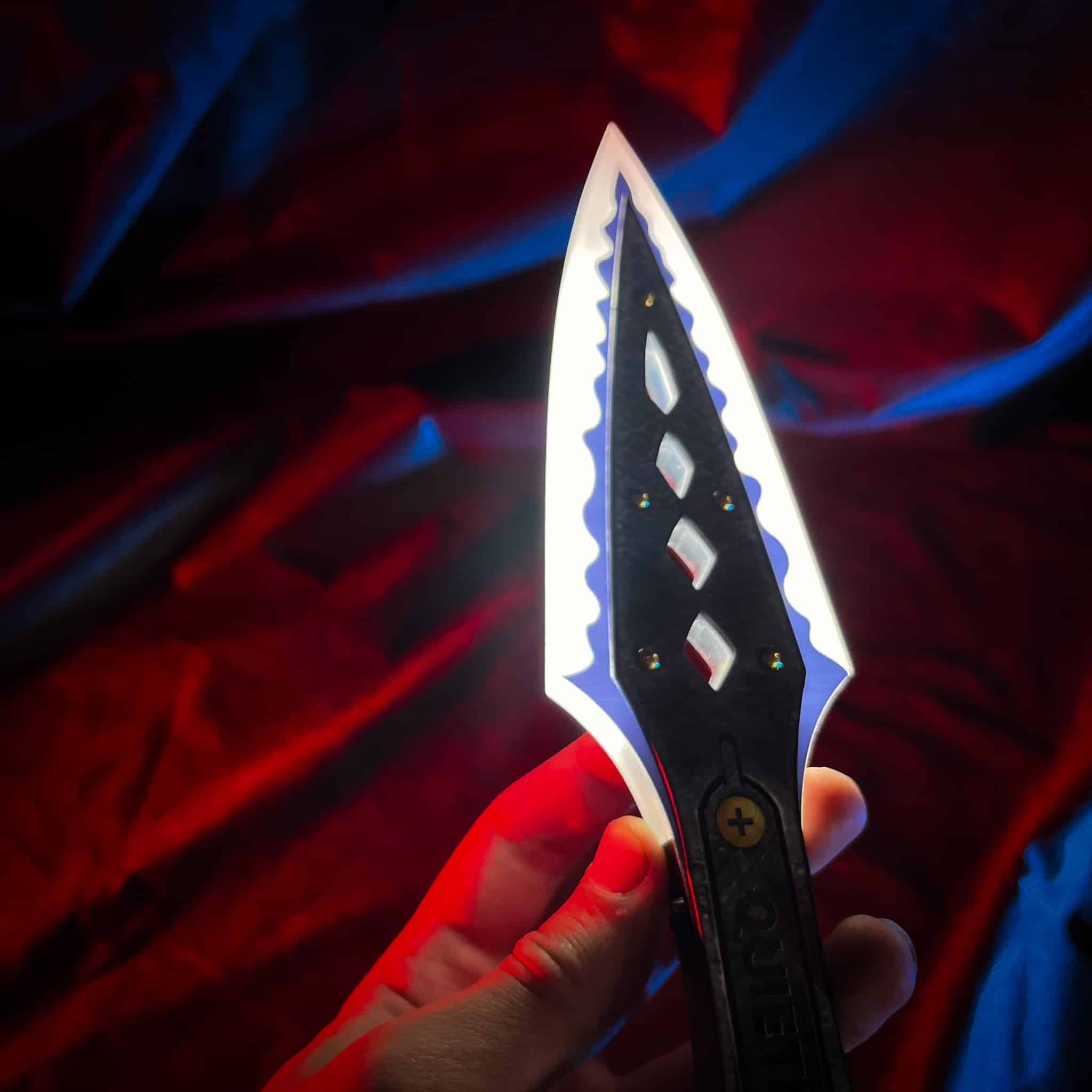 Kunai-Knife-With-Lights—Apex-Legends-10