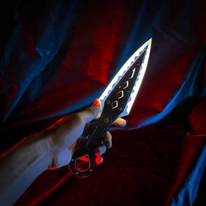 Kunai-Knife-With-Lights—Apex-Legends-14