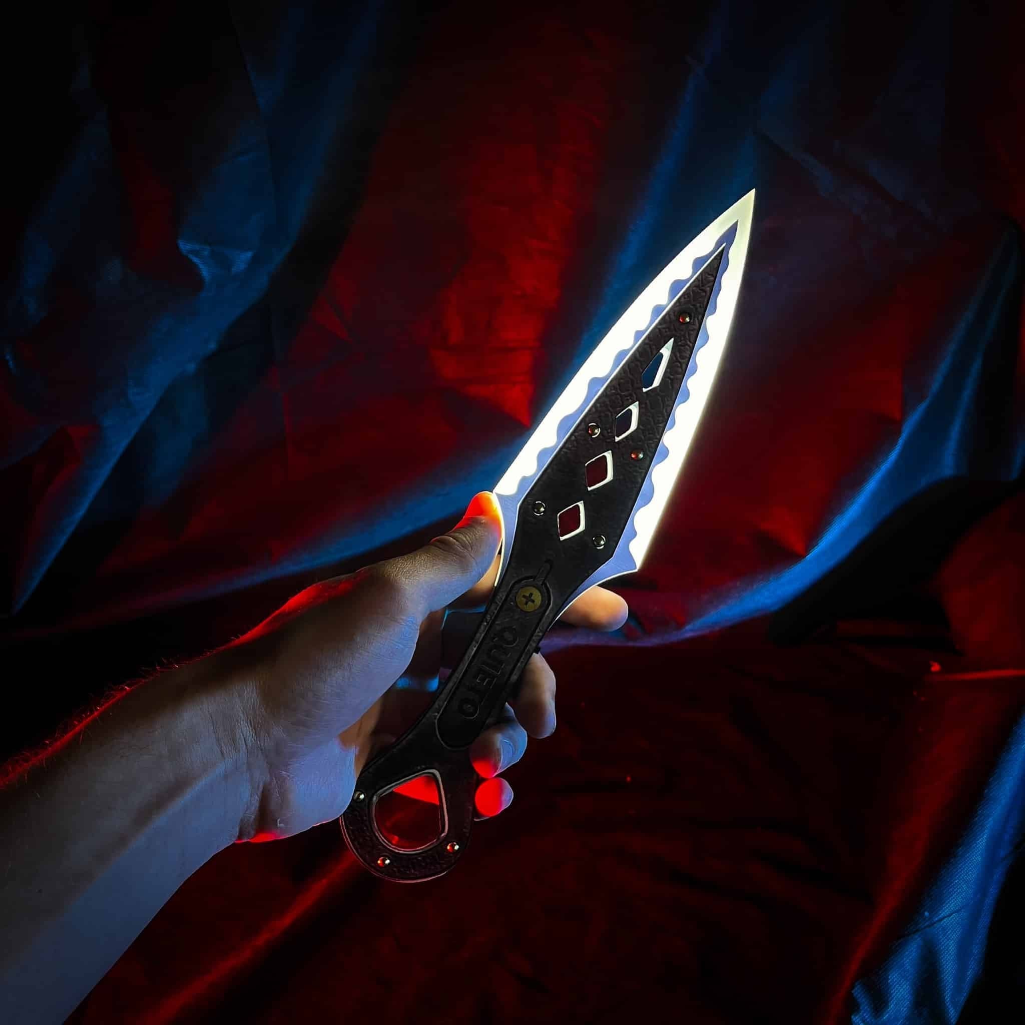 Kunai-Knife-With-Lights—Apex-Legends-14