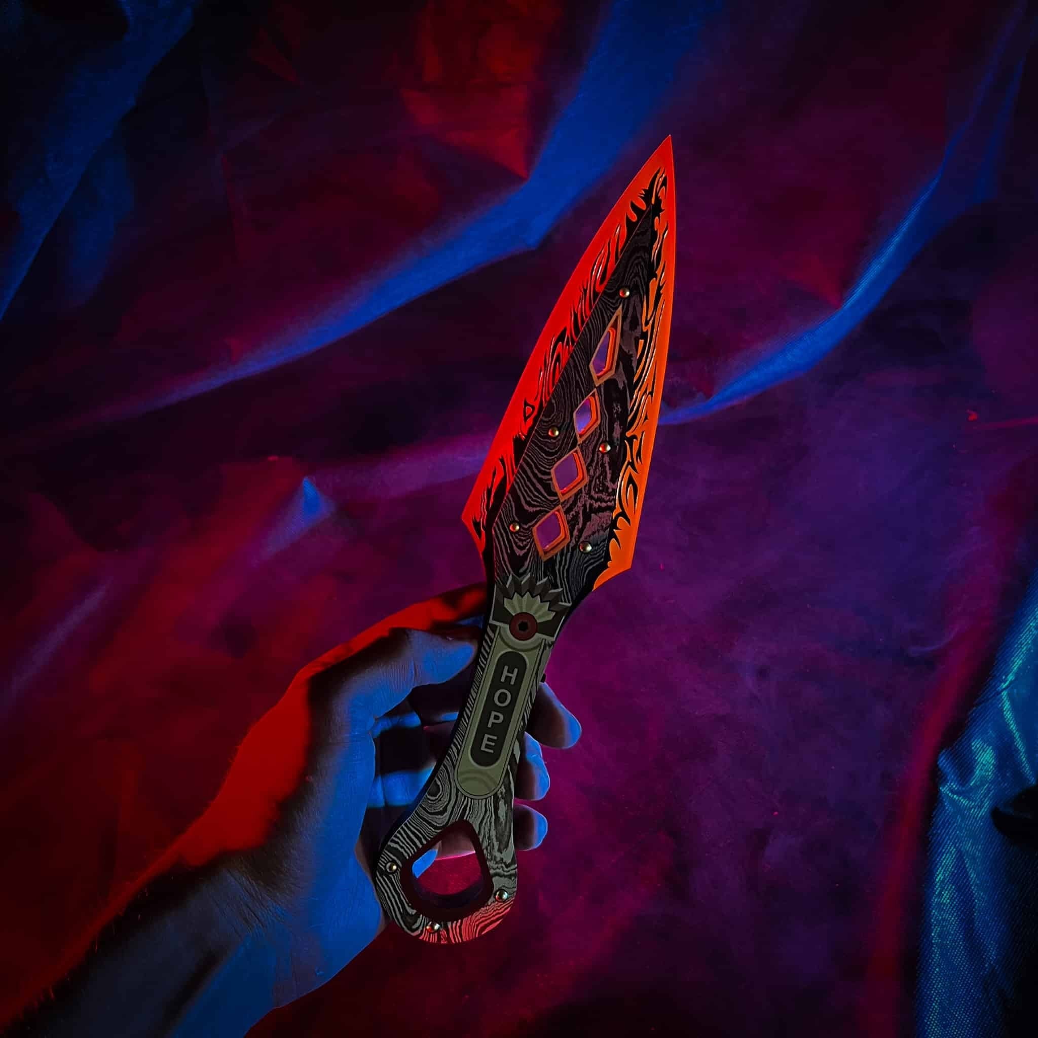 Kunai-Knife-With-Lights—Apex-Legends-15