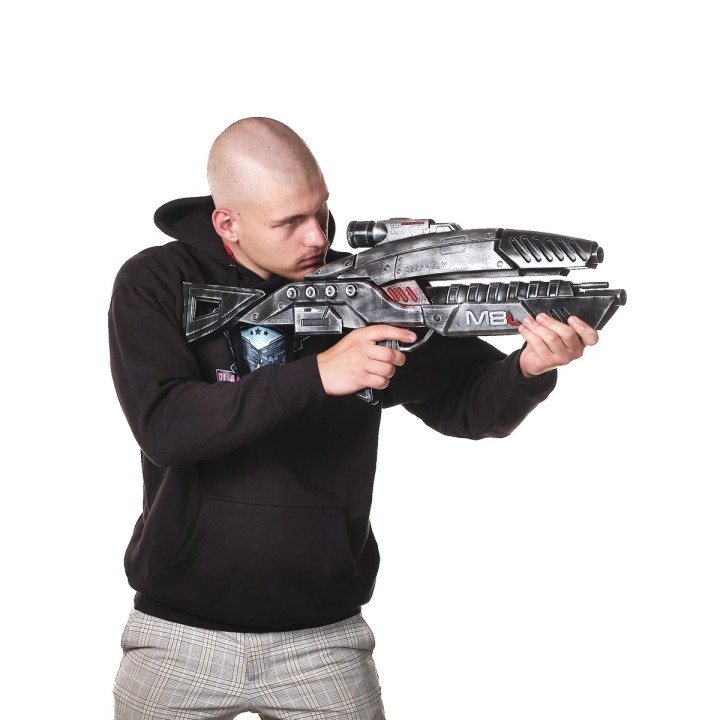 M 8 Avenger Gun Prop Replica From Mass Effect By Blasters4Masters 2