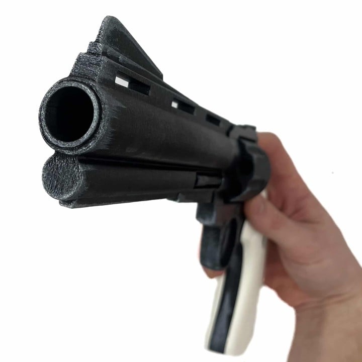 Team Fortress 2 Revolver prop replica by blasters4masters (1)