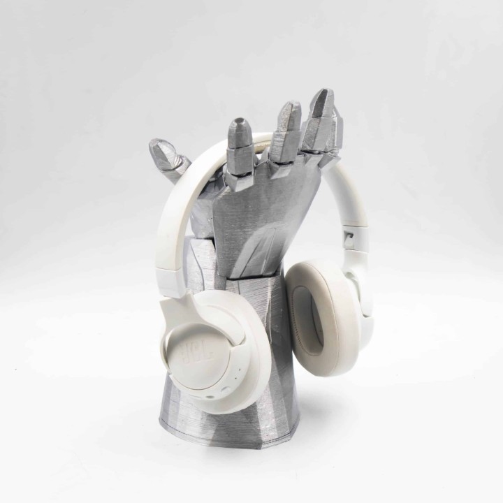 Iron Mans Hands (3)