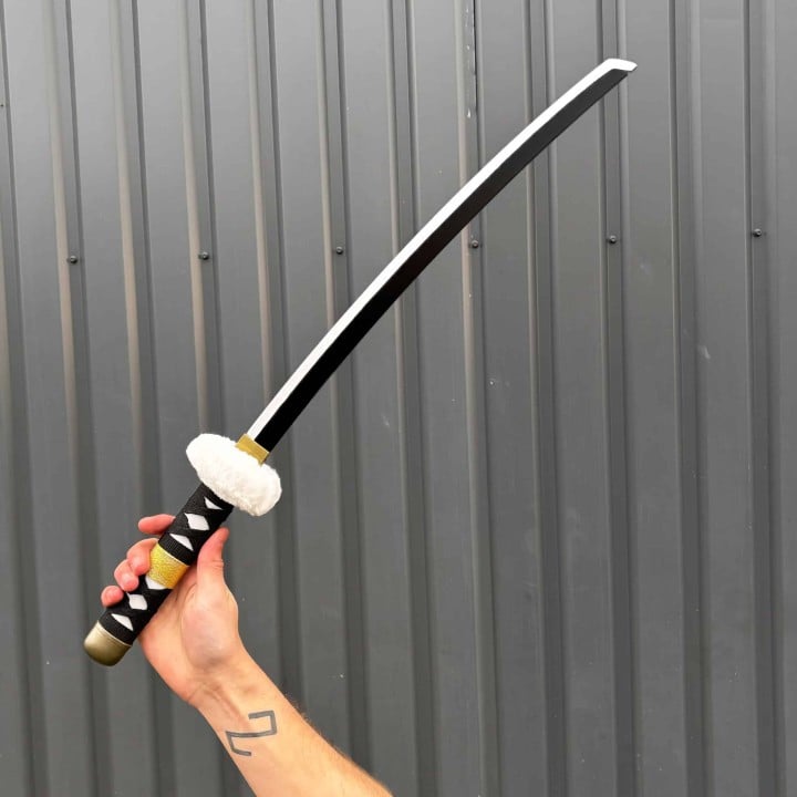 Trafagar kaws kikoku katana prop by blaster4masters (5)