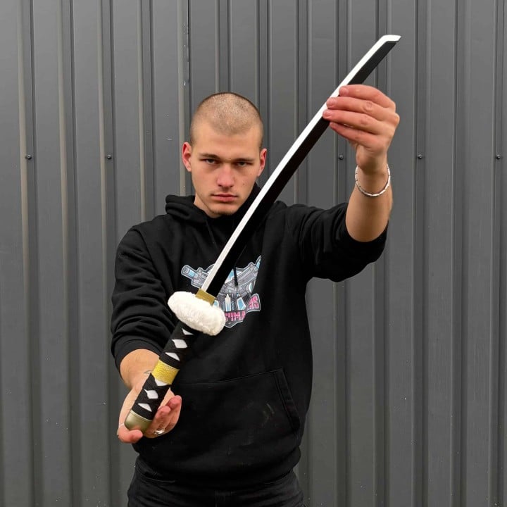 Trafagar kaws kikoku katana prop by blaster4masters (5)
