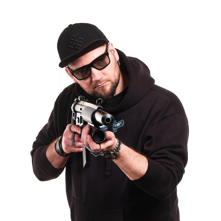 Submachine Gun SMG Replica Prop From Half Life By Blasters4Masters 2