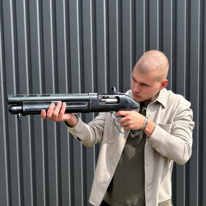 The Chaperone – The Panama Ravine prop replica by blasters4masters (1)