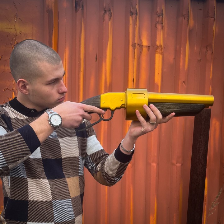 team fortress Scout's Golden Scattergun prop replica by blasters4masters 1