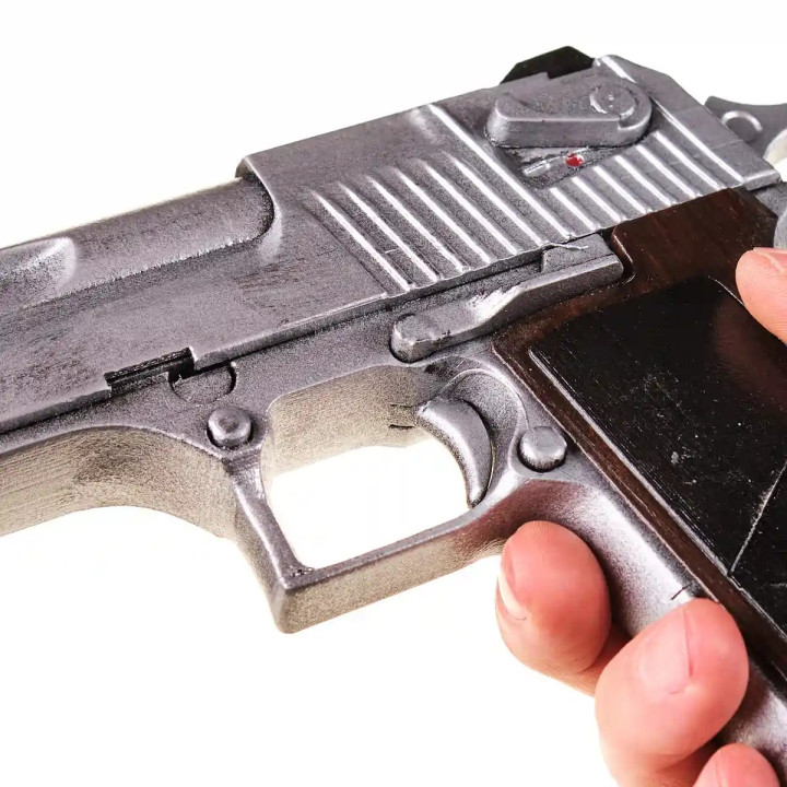 Lightning Hawk Magnum Replica Prop From Resident Evil 4 Remake By Blasters4Masters 3