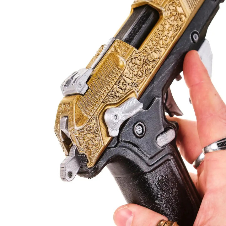 La Chingona Dorada Pistol Replica Prop From Cyberpunk 2077 By Blasters4Masters 5