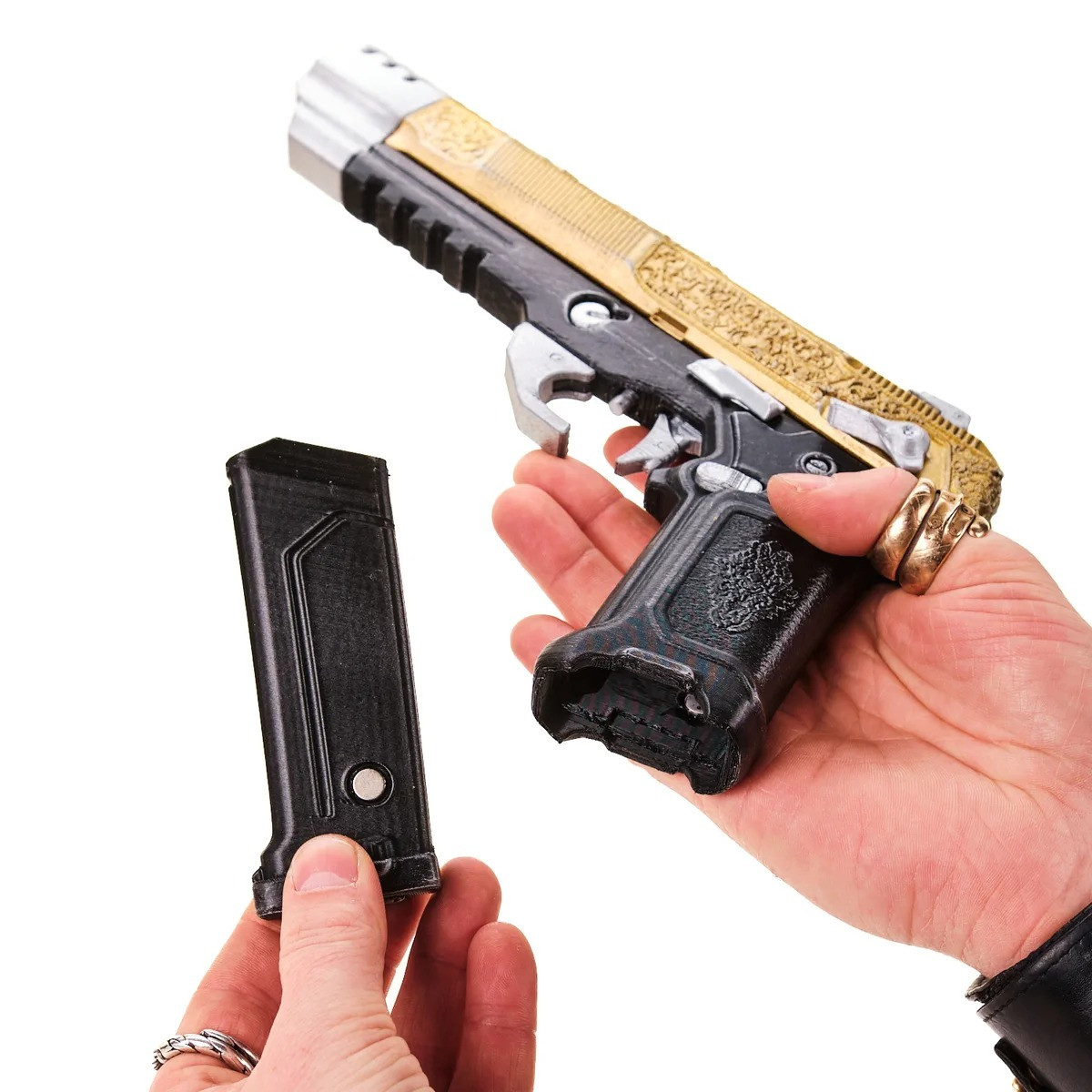 La Chingona Dorada Pistol Replica Prop From Cyberpunk 2077 By Blasters4Masters 8